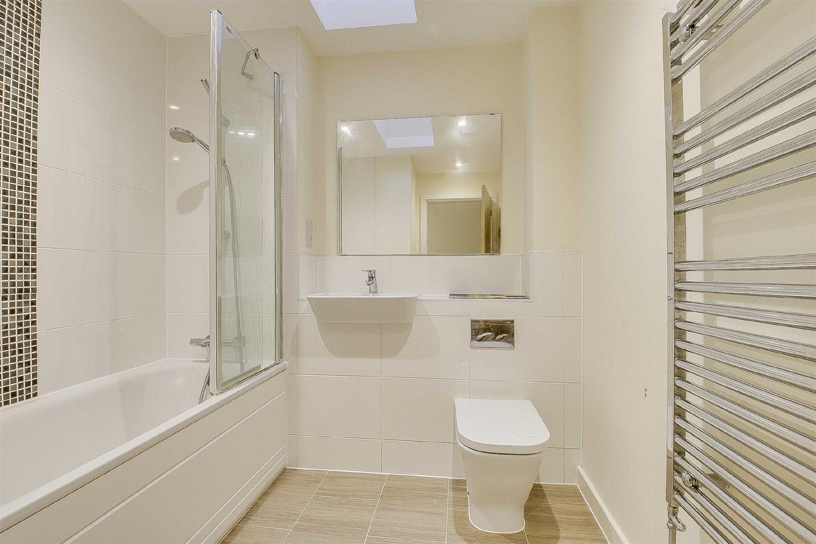 4 bed property in Poulter Croft, Milton Keynes